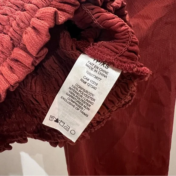 Dynamite Women V-Neck Red Blouse In Size XS - Picture 6 of 6